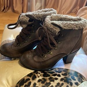 Cute brown fall/winter booties. Worn once.